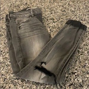 American eagle size 4 REG length distressed jeans